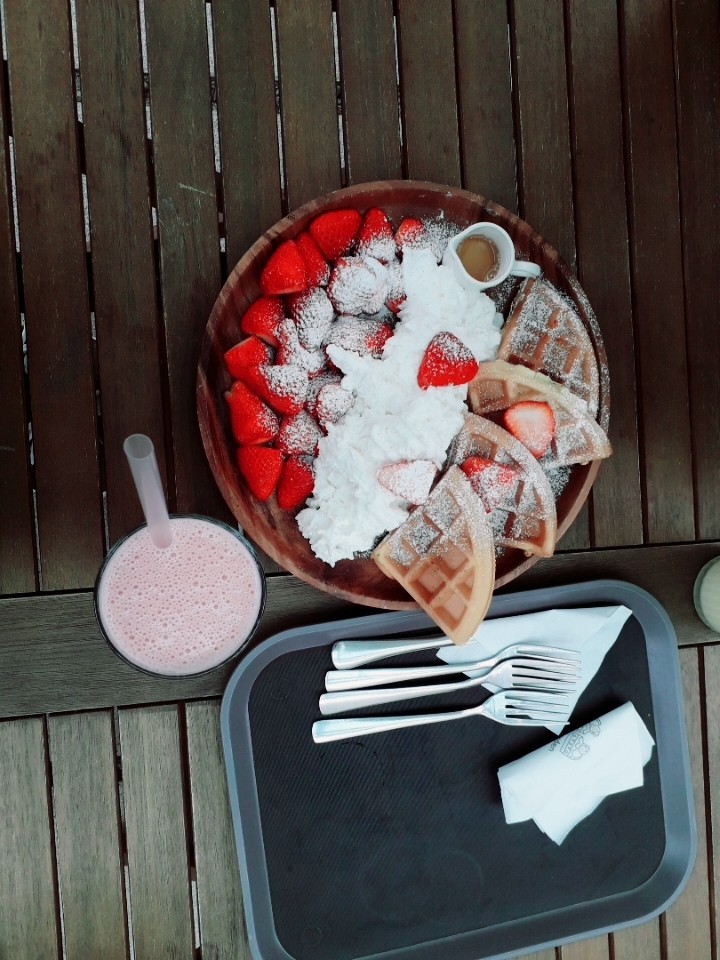 dessert of strawberry