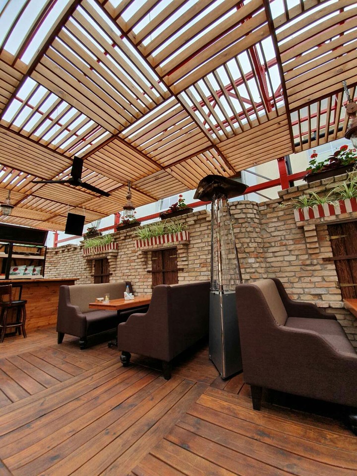 café
