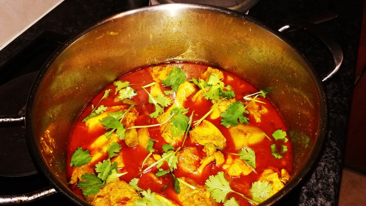 Slow cooked chicken curry