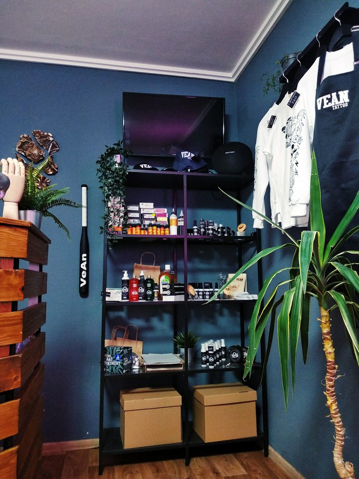 tattoo parlor
