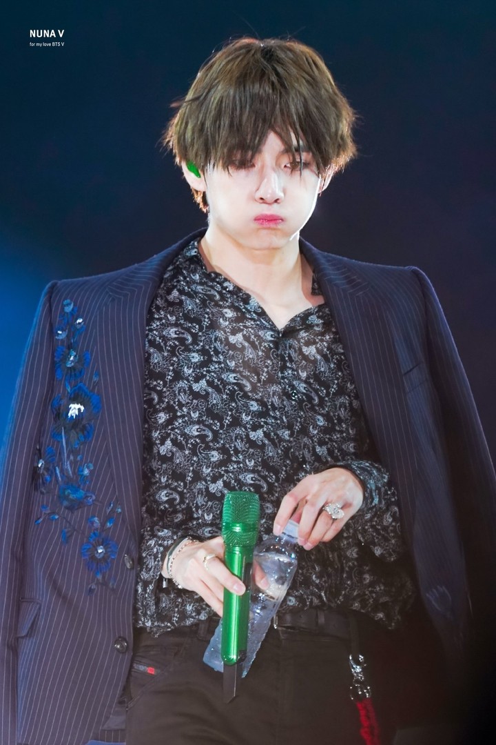 V