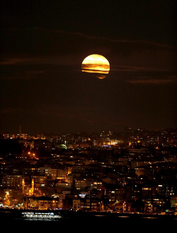 İstanbul’da Süper Ay