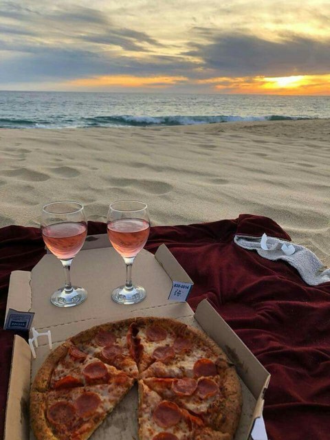 PIZZA PLAYA VINO NATURALEZA