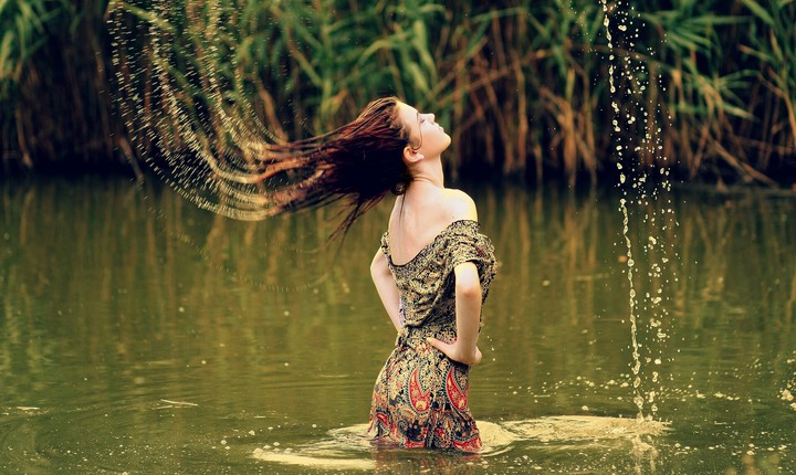Speed Shutter Woman...