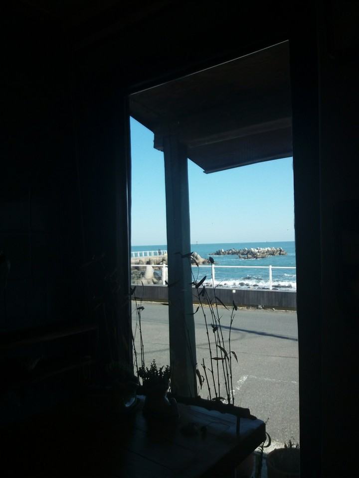 window sea