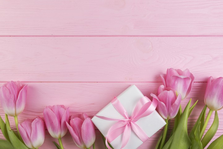 Pink Tulips & Gift Box