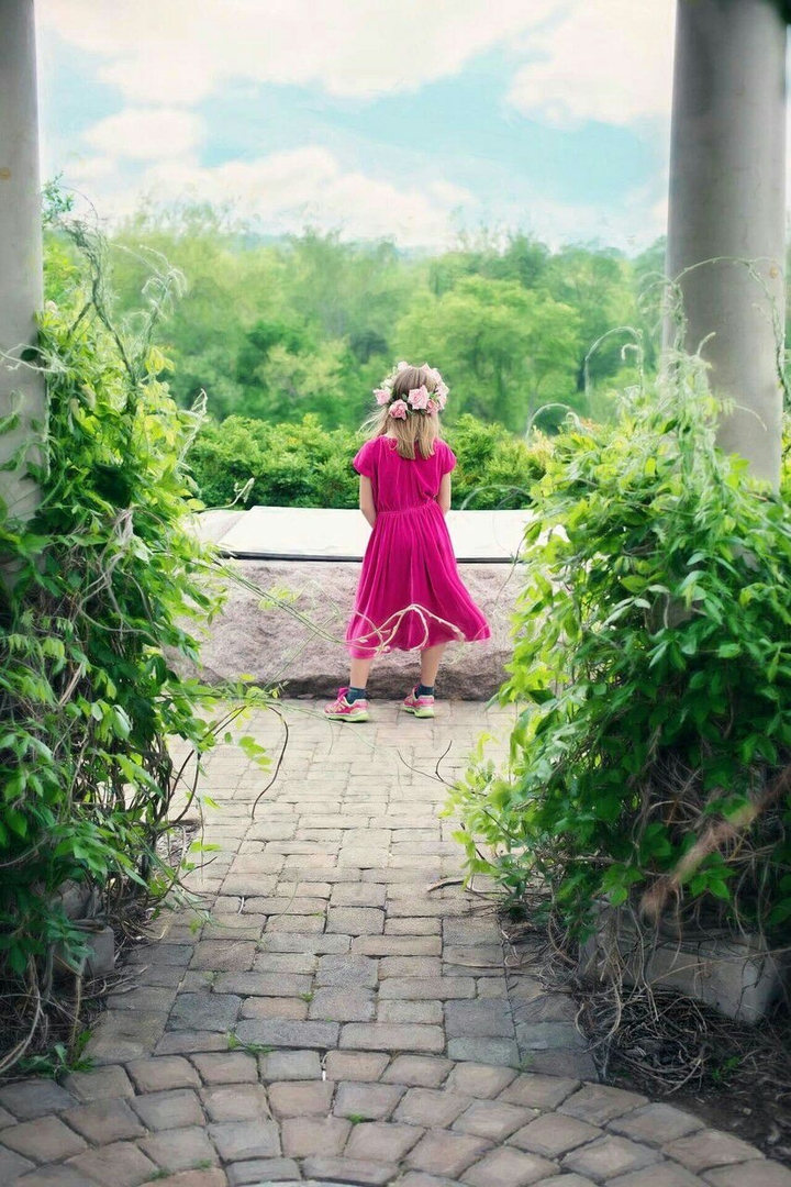 DON'T leave me alone.. come I won't heart you anymore