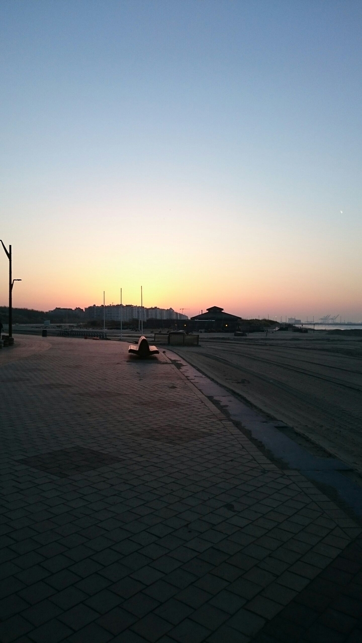 dusk at heyst