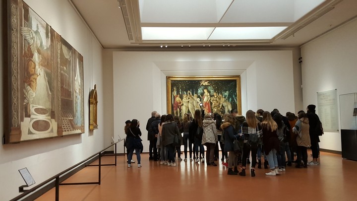 Medici support, Botticelli's "Three Beautiful Goddesses"