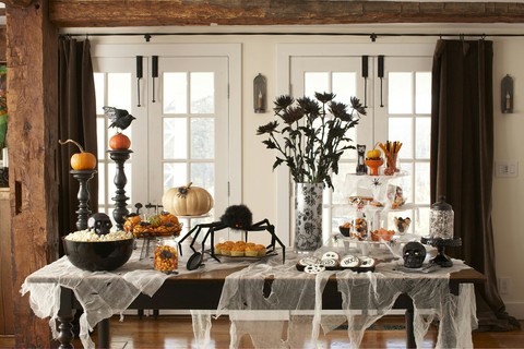 Halloween themed table