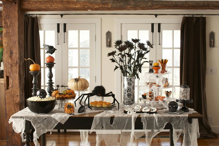 Halloween themed table