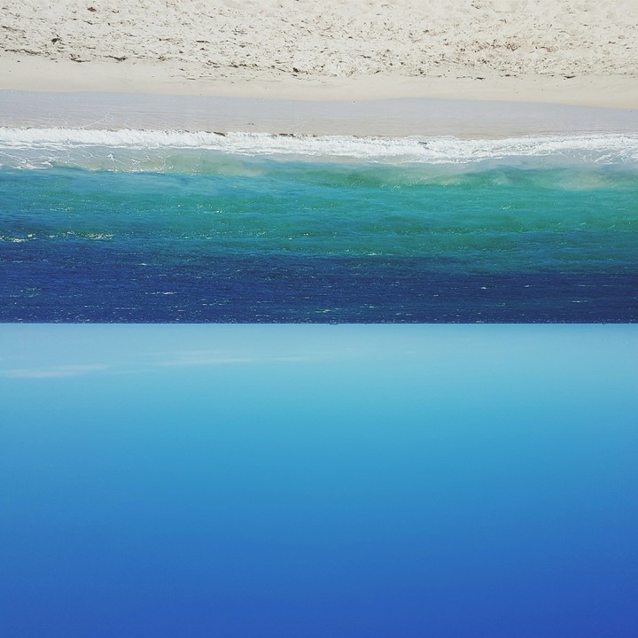 Blue sea horizon