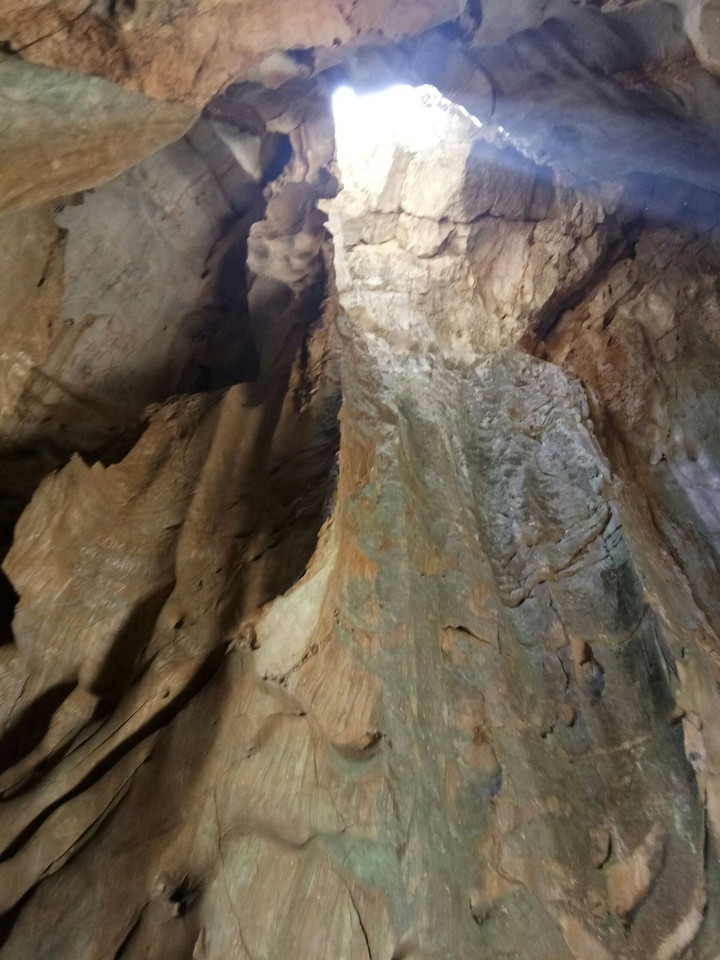 Cave in VN