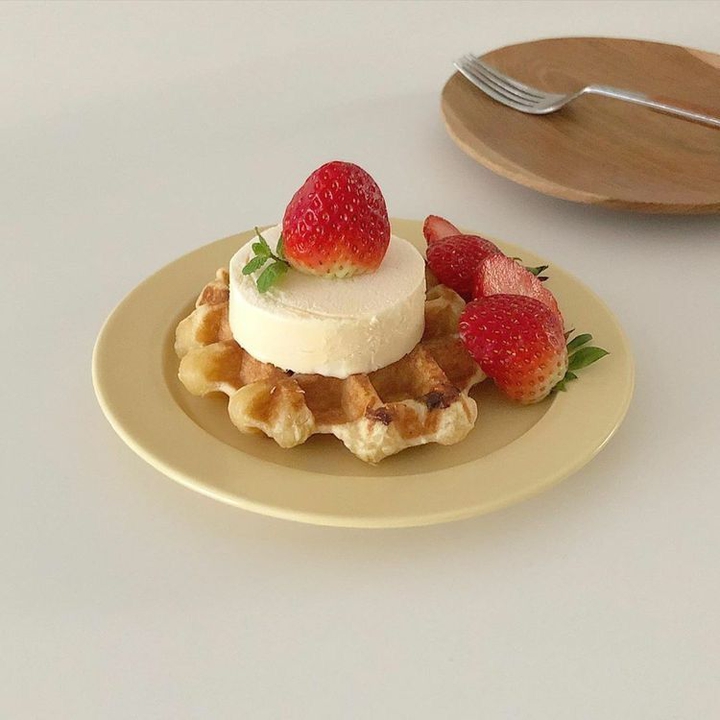 waffle. strawberry.