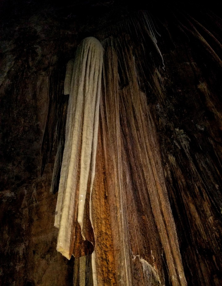 CORTINA KARSTICA, GRUTAS DE CACAHUAMILPA, GUERRERO Y MORELOS