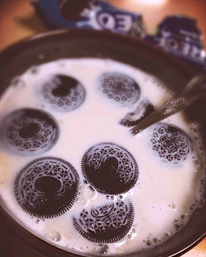 Oreo and milk
