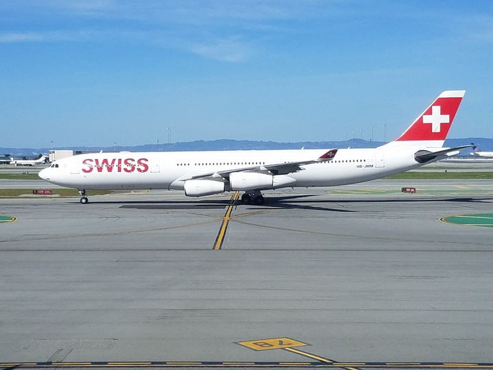 Swiss Air A-340