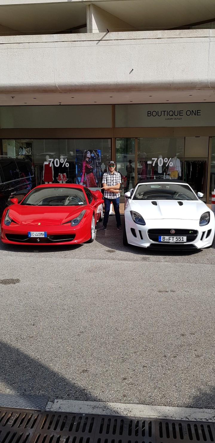 458 Italia    F-type R