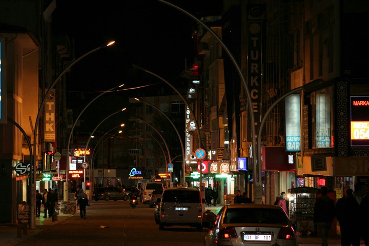 Karaman İsmet Paşa caddesi Tokyo görünüm 
