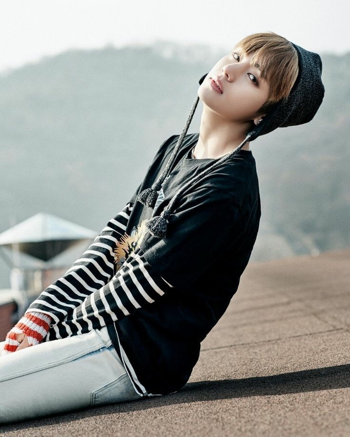 V