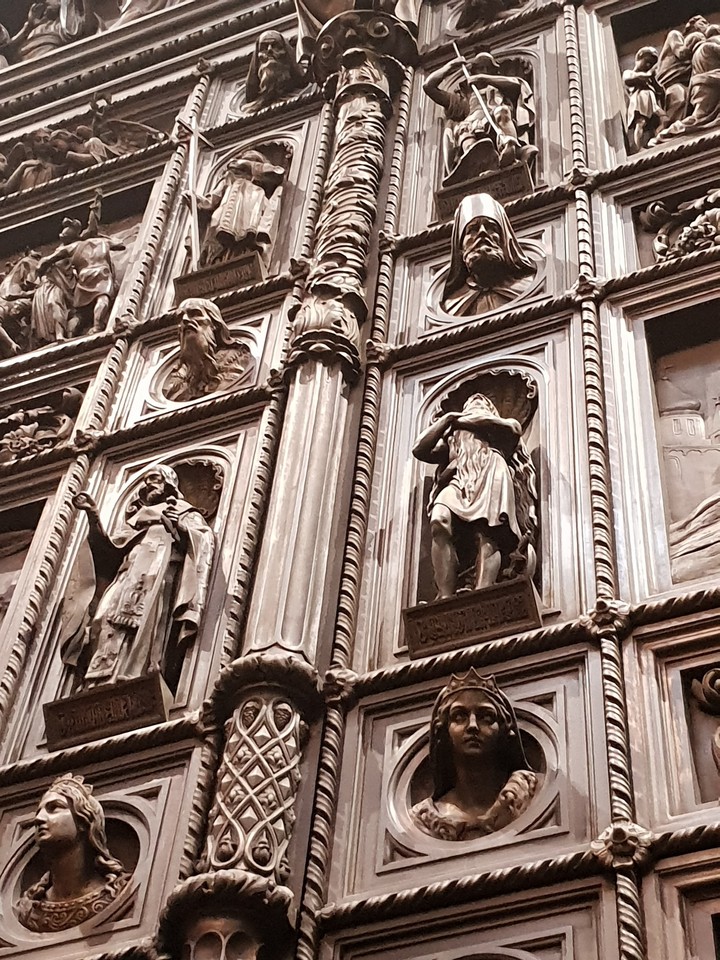 двери