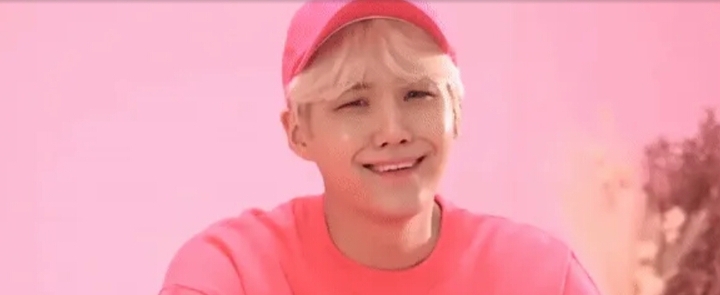 Yoongi being a lil meow meow