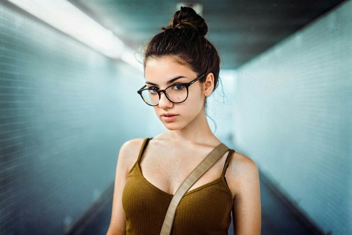 Glassess Girls