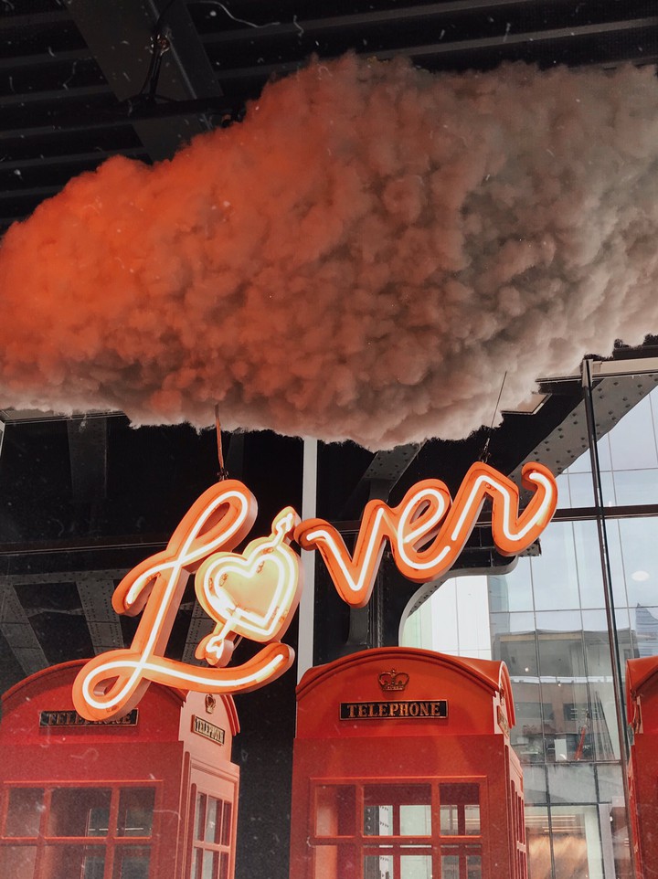 Lovers pop up shop