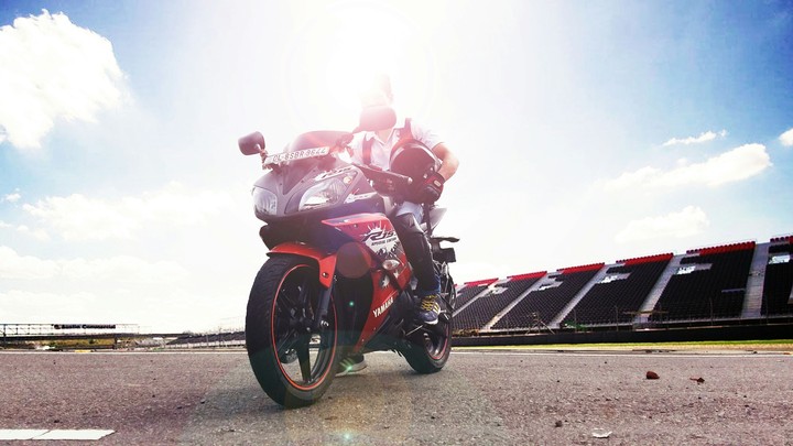 R15 v2.o race track