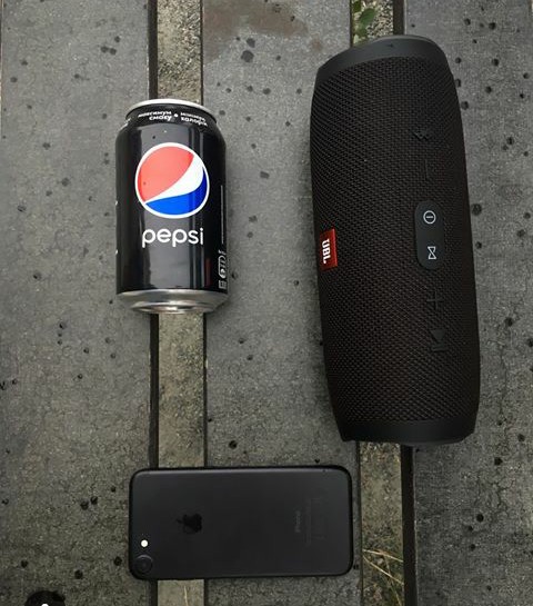 Black⚫