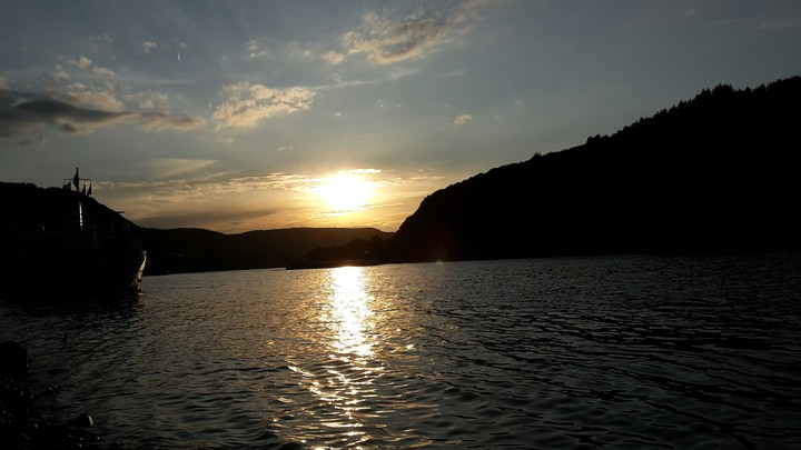 Sonnenuntergang am Rhein
