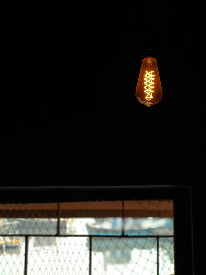 Bulb with strings