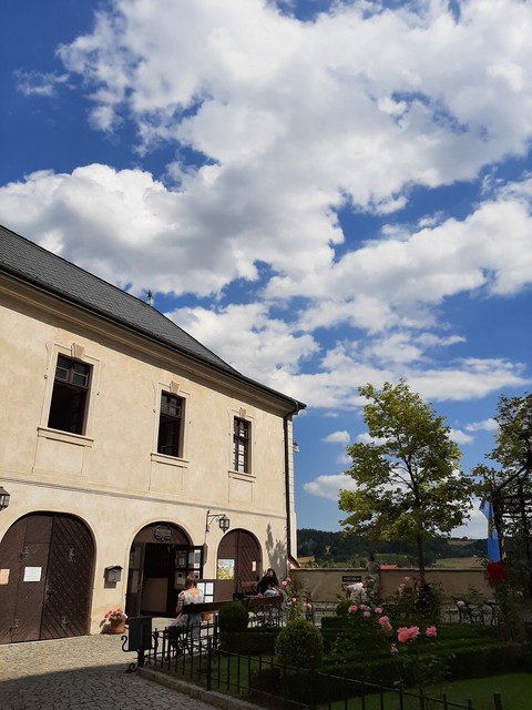 Inn, Door桌布
