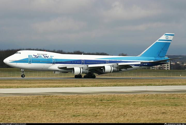 Boeing 747