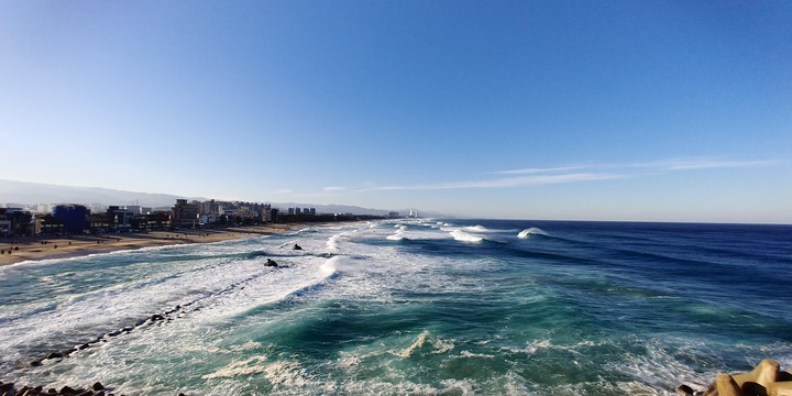 beautiful but mad sea