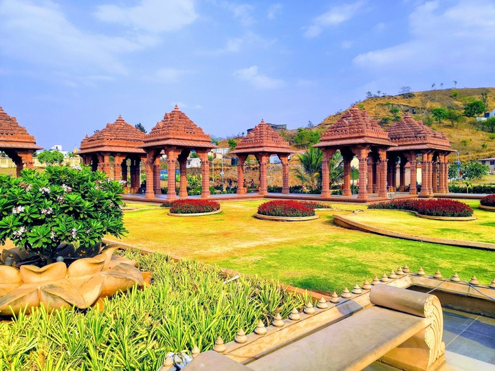 swami narayan mandir Garden, pune