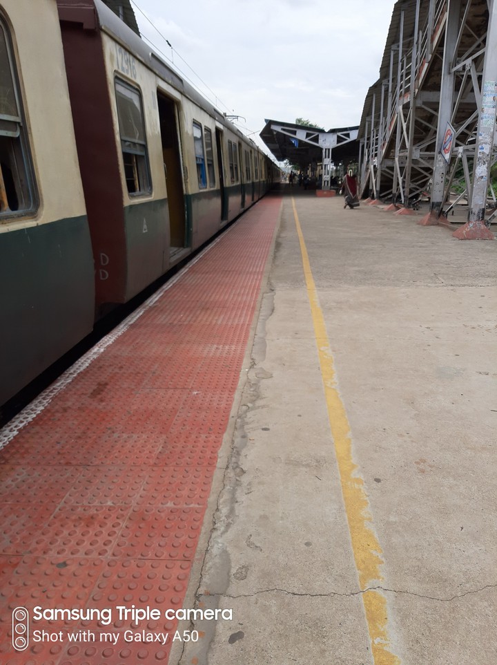indian sub urban train