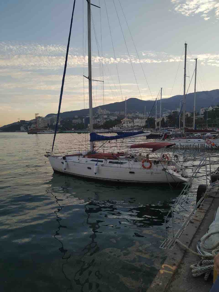 море