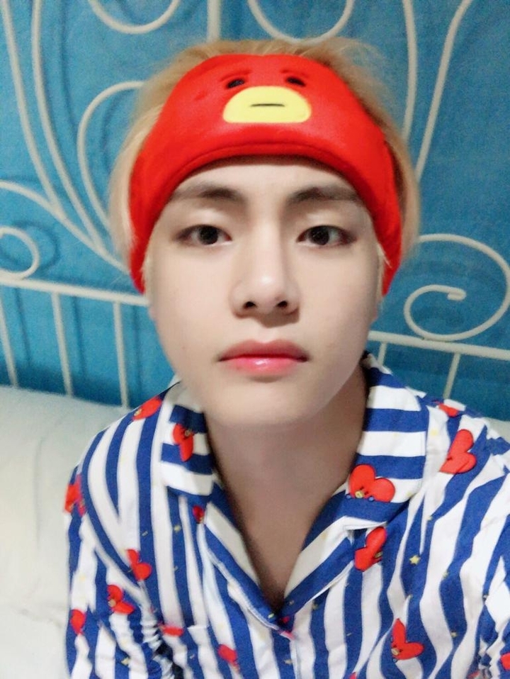 V