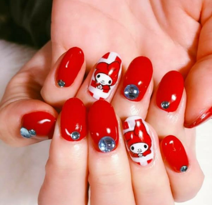 Christmas red/My Melody manicure