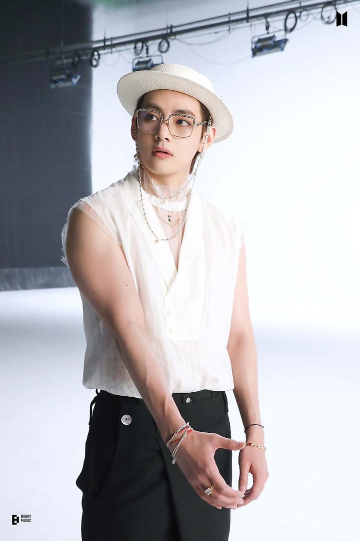 BTS_V