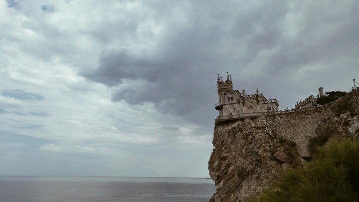 ласточкино гнездо.