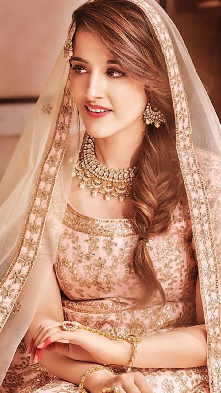 nupur sanon
