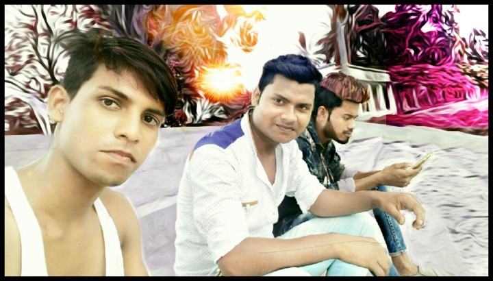 editzz by emmi rocks..in middle