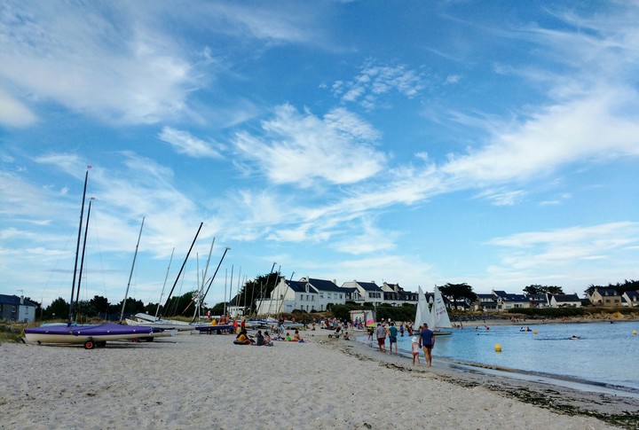 La plage, the beach.
