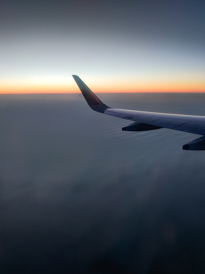 horizon from plane