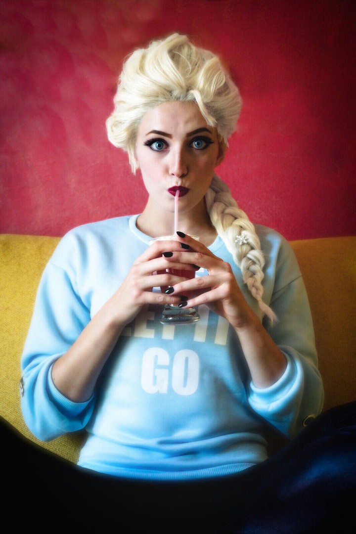 Elsa look casual