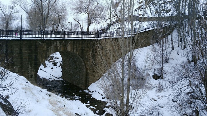 Ganjnameh