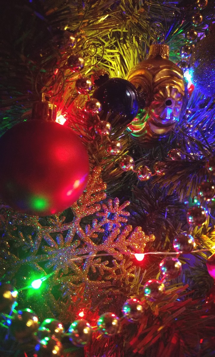 Golden snowflake