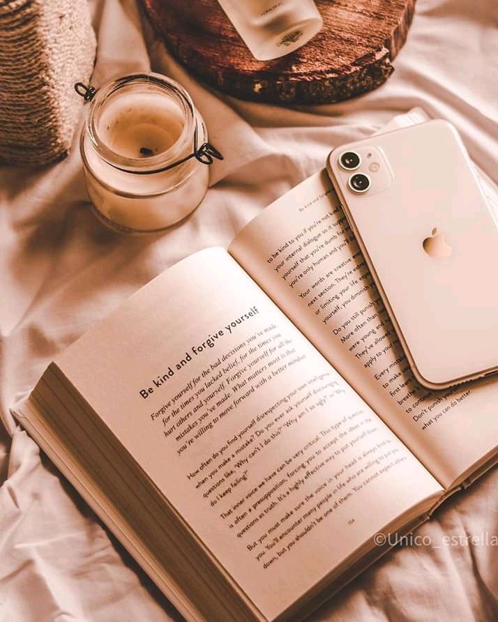 Reading makes a full man...❤??✌️